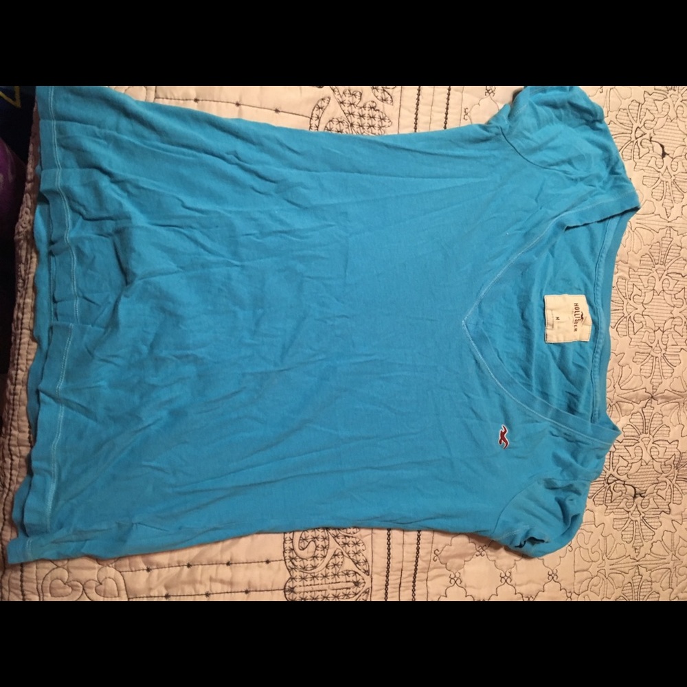 Hollister tee
